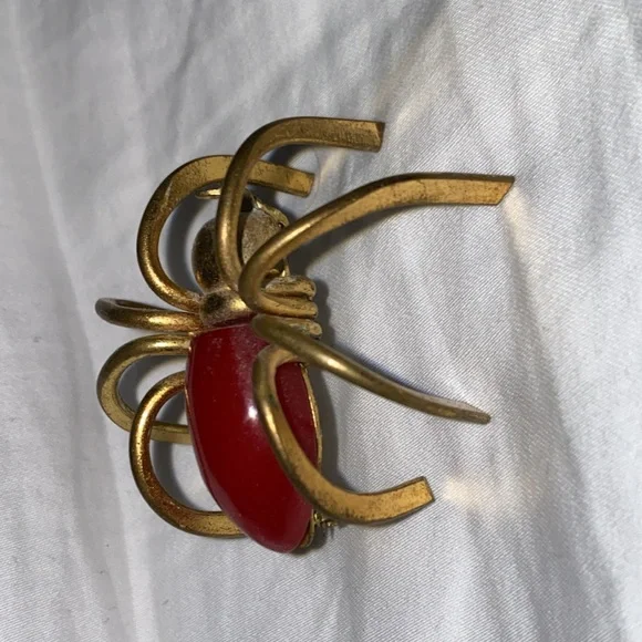 VINTAGE authentic 1920s-1930s red bakelite brooch - Picture 3 of 6